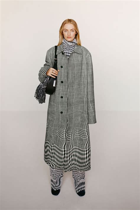 burberry spring womenswear collection|burberry inspired women's clothing.